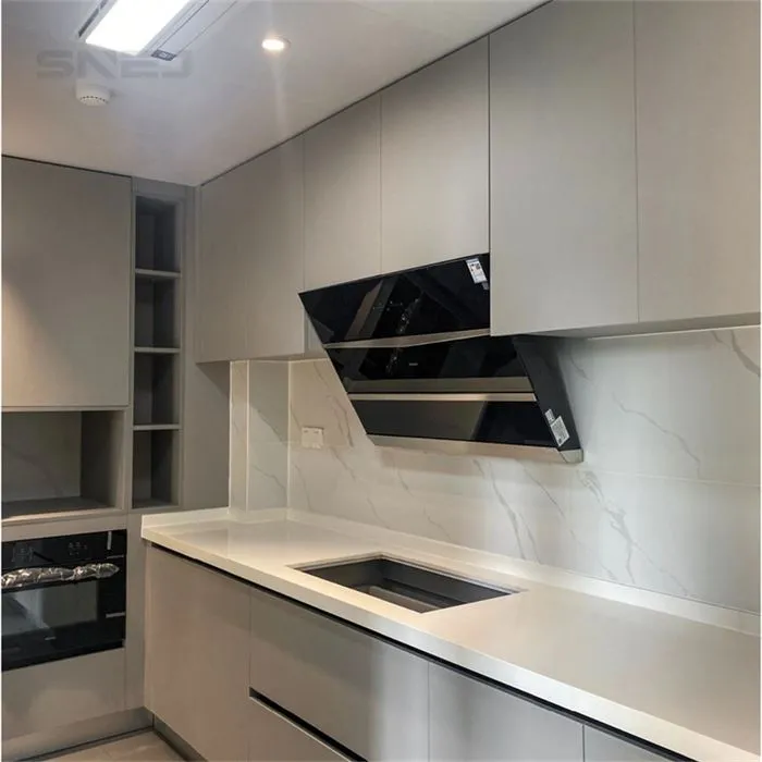 Súprava moderných kuchynských skriniek